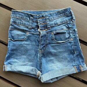 NWOT Aero High Rise Midi Denim Shorts, Women’s size 00